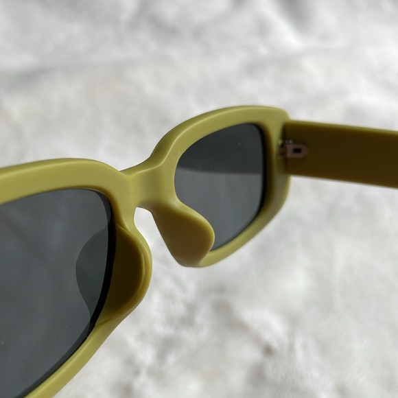 Trendy Rectangular Frame Sunglasses Bundle - Picture 6 of 6